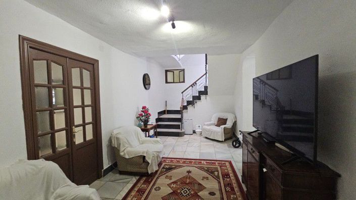 Image No.26-7 Bed Townhouse for sale