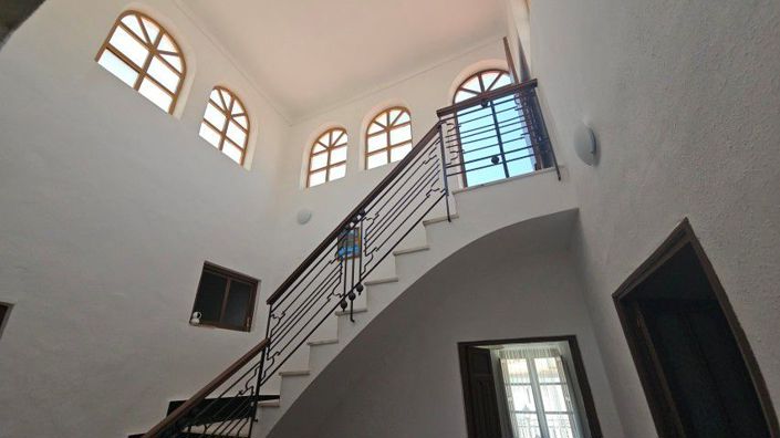 Image No.31-7 Bed Townhouse for sale