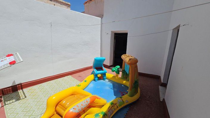 Image No.36-7 Bed Townhouse for sale