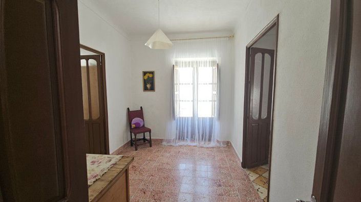 Image No.40-7 Bed Townhouse for sale