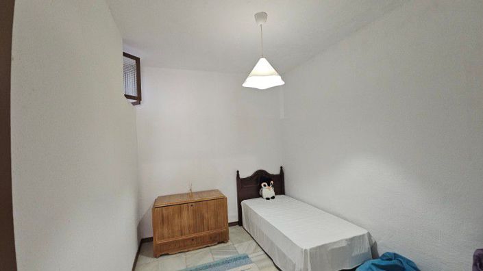 Image No.7-7 Bed Townhouse for sale