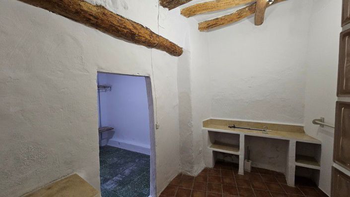 Image No.28-3 Bed Townhouse for sale