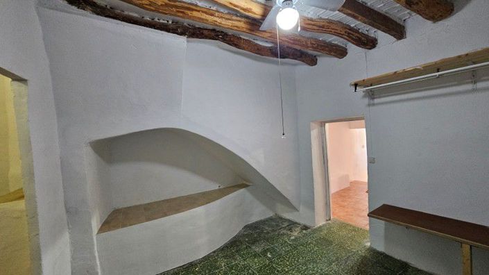 Image No.30-3 Bed Townhouse for sale