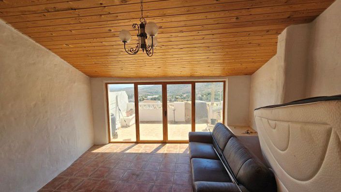Image No.36-3 Bed Townhouse for sale