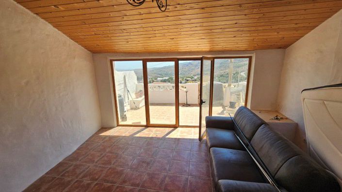 Image No.44-3 Bed Townhouse for sale