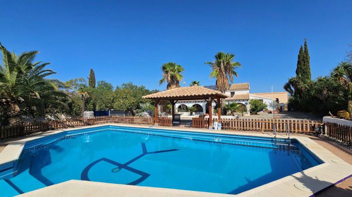 Image No.2-5 Bed Country House for sale