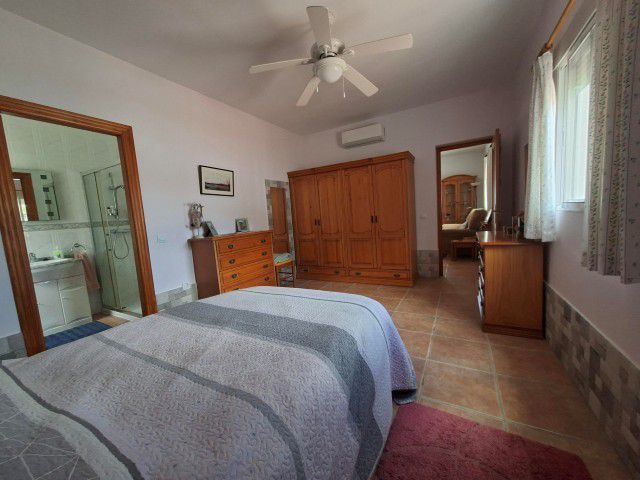 Image No.20-3 Bed Villa for sale