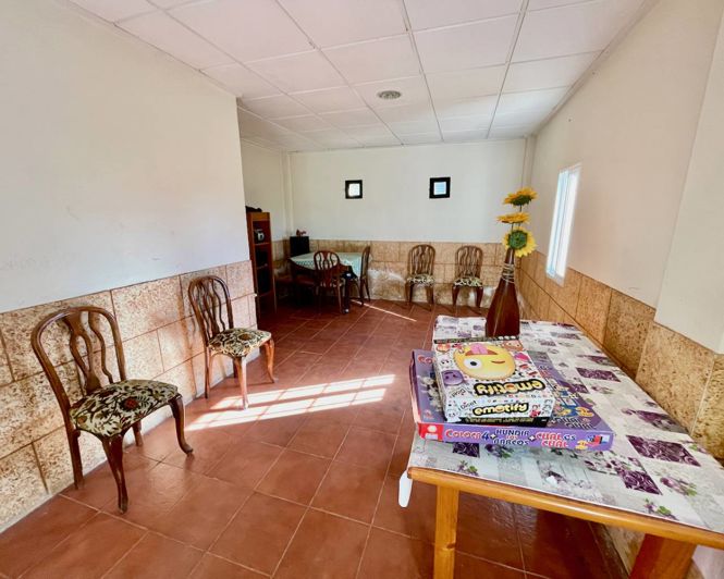 Image No.25-4 Bed Property for sale