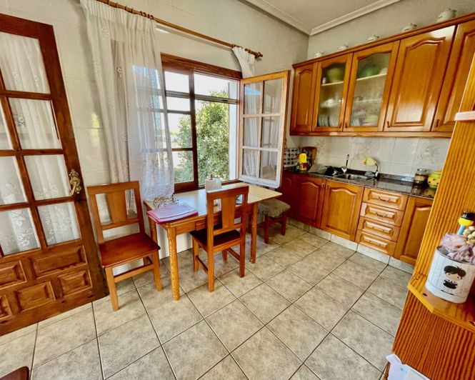 Image No.4-4 Bed Property for sale