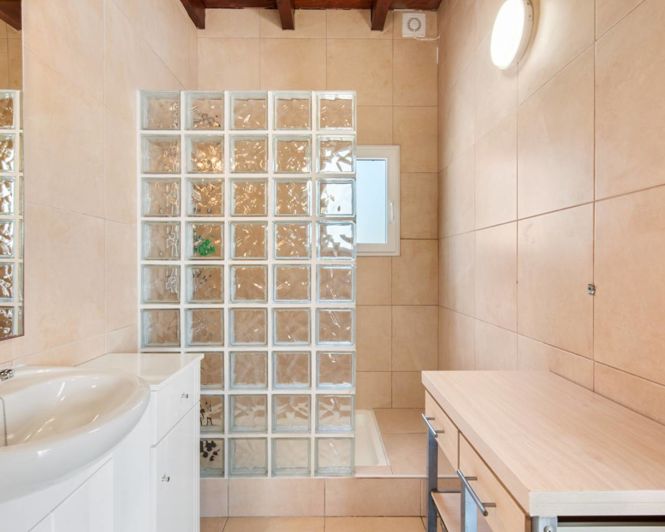 Image No.20-4 Bed Property for sale