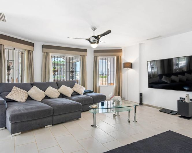 Image No.6-4 Bed Property for sale