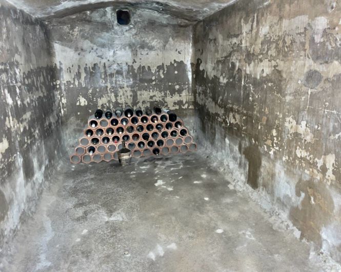 Image No.18-8 Bed Property for sale