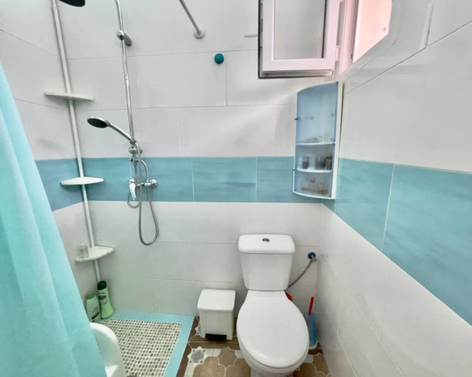 Image No.35-8 Bed Property for sale