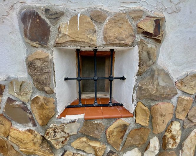 Image No.39-8 Bed Property for sale