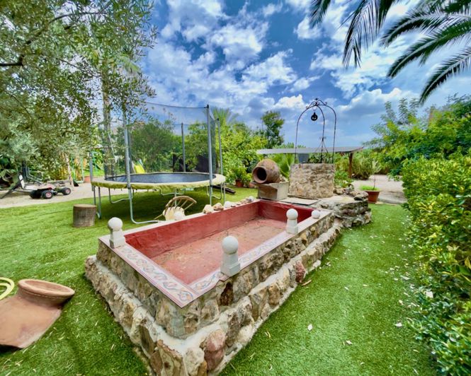 Image No.48-8 Bed Property for sale