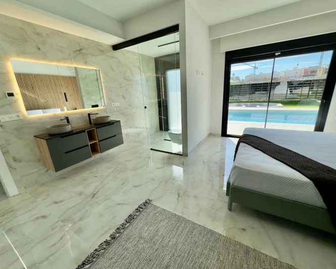 Image No.12-3 Bed Villa for sale