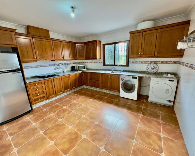 Image No.8-3 Bed Property for sale