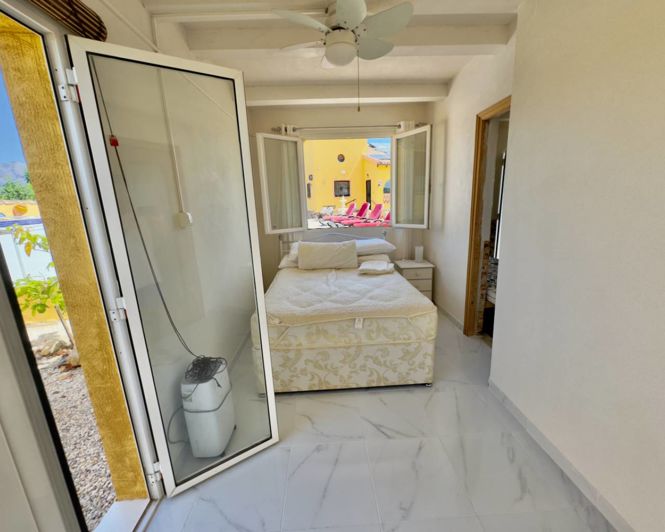 Image No.24-3 Bed Property for sale