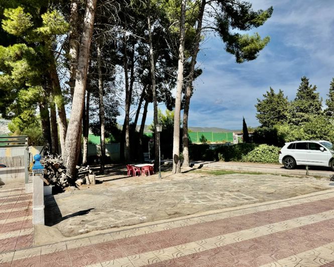 Image No.48-8 Bed Property for sale