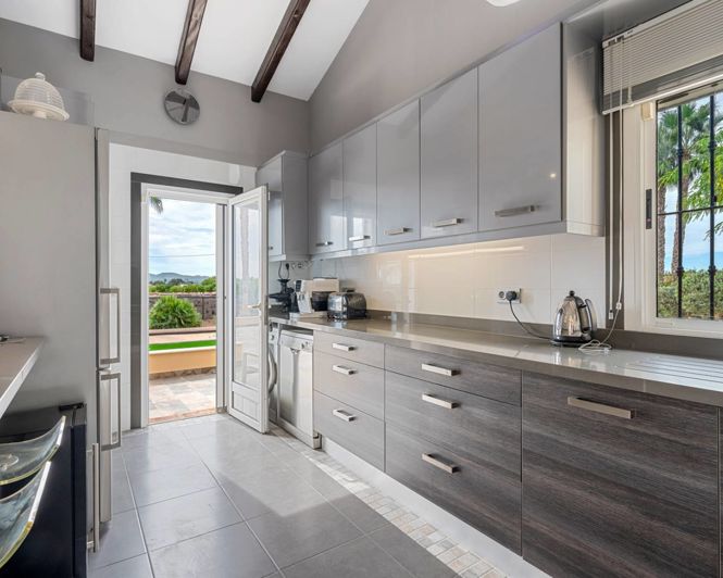 Image No.3-2 Bed Property for sale