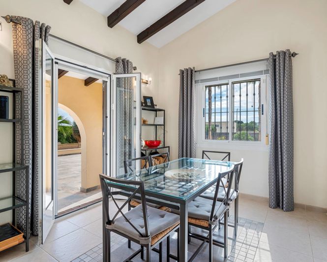 Image No.4-2 Bed Property for sale