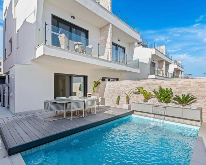 Image No.1-4 Bed Villa for sale