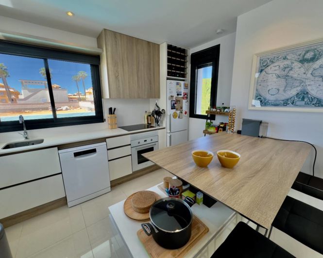 Image No.2-3 Bed Villa for sale