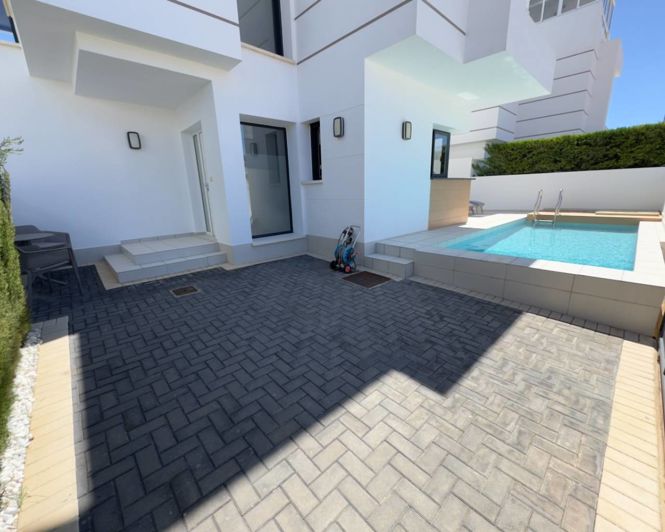 Image No.28-3 Bed Villa for sale