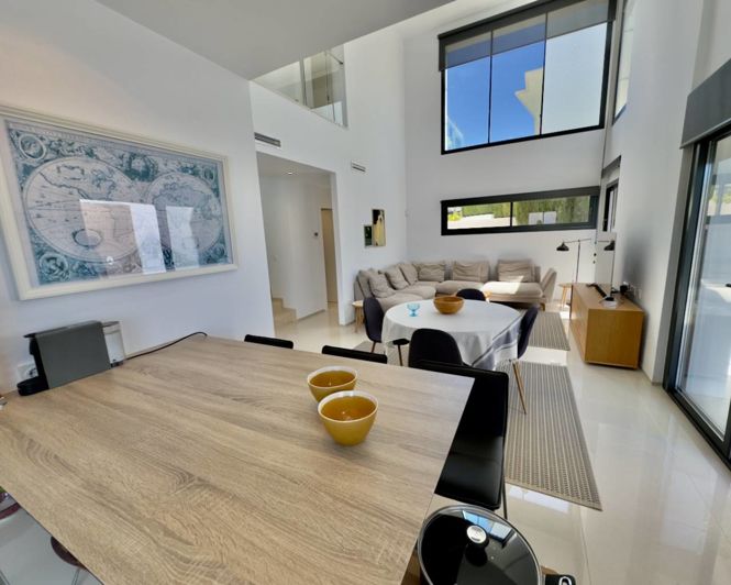 Image No.4-3 Bed Villa for sale