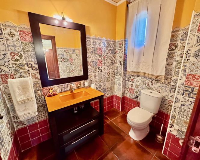 Image No.11-4 Bed Property for sale