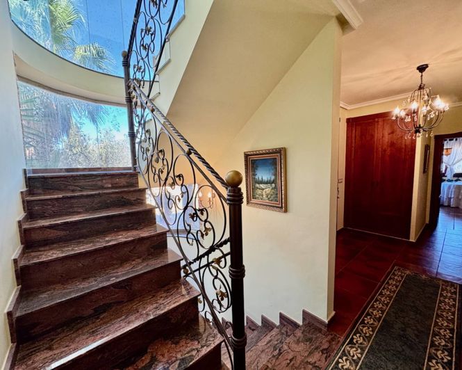 Image No.15-4 Bed Property for sale