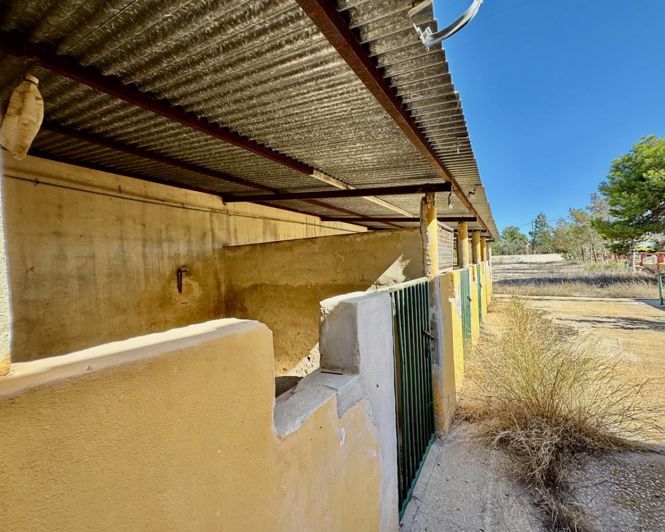 Image No.44-4 Bed Property for sale