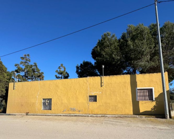 Image No.2-4 Bed Property for sale