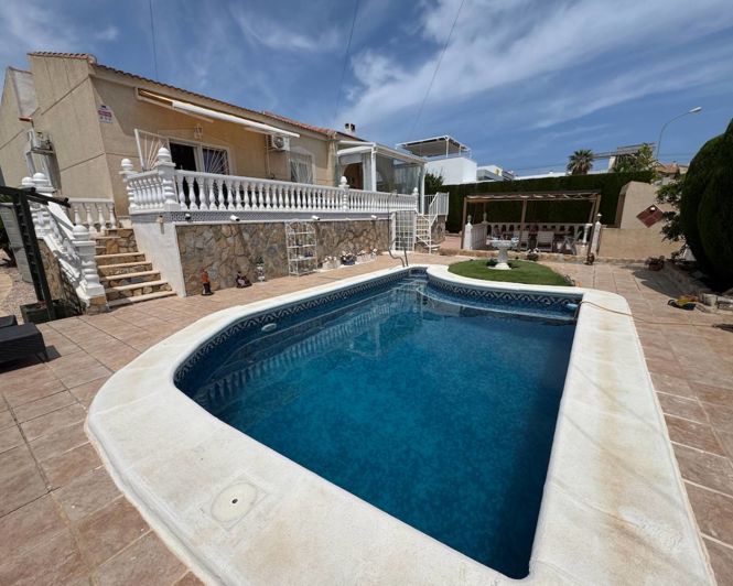 Image No.1-3 Bed Villa for sale