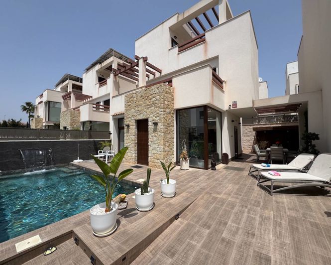Image No.1-3 Bed Villa for sale
