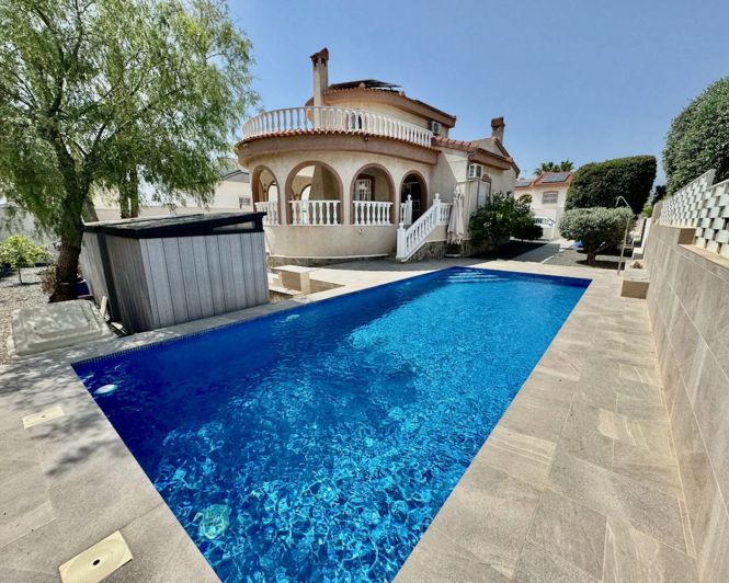 Image No.1-3 Bed Villa for sale