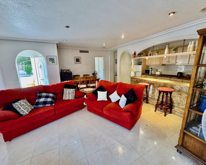 Image No.15-4 Bed Villa for sale