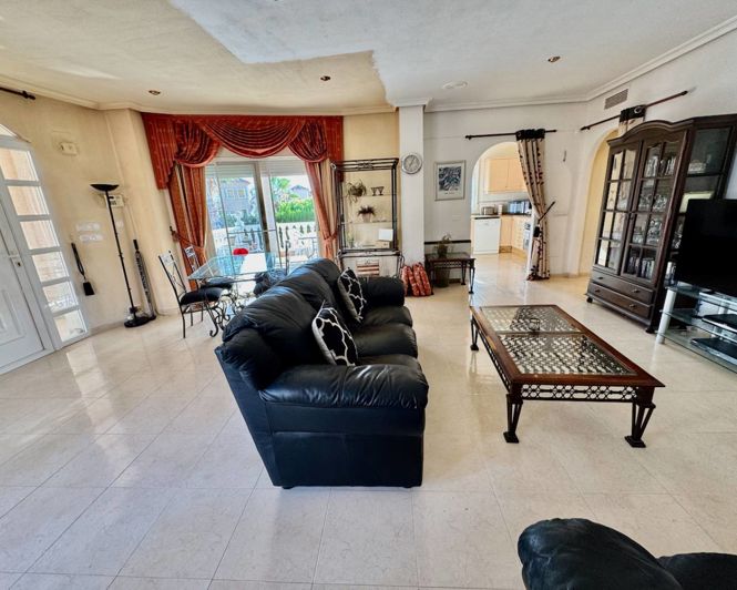 Image No.5-4 Bed Villa for sale