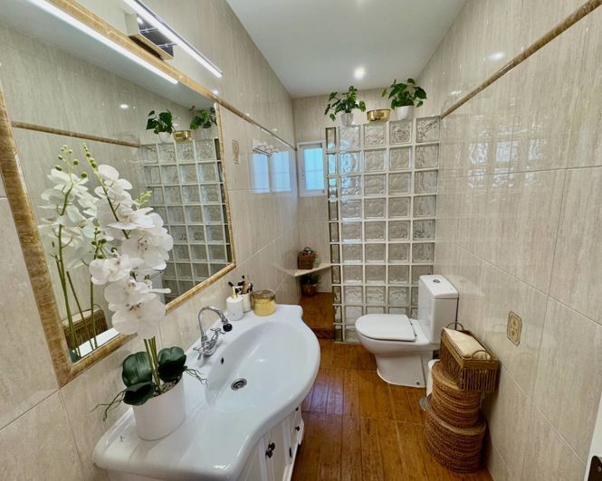 Image No.15-3 Bed Property for sale