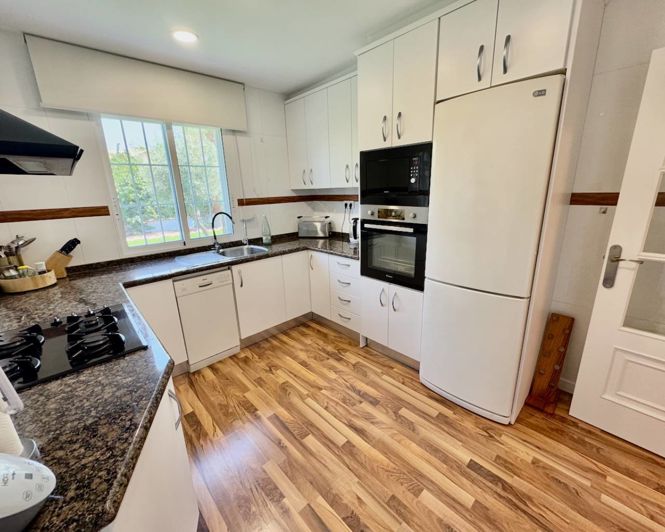 Image No.9-3 Bed Property for sale