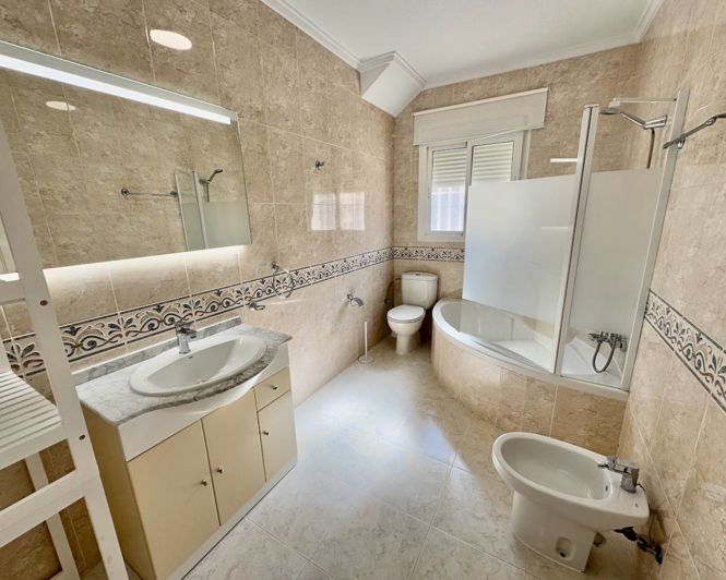 Image No.17-3 Bed Villa for sale