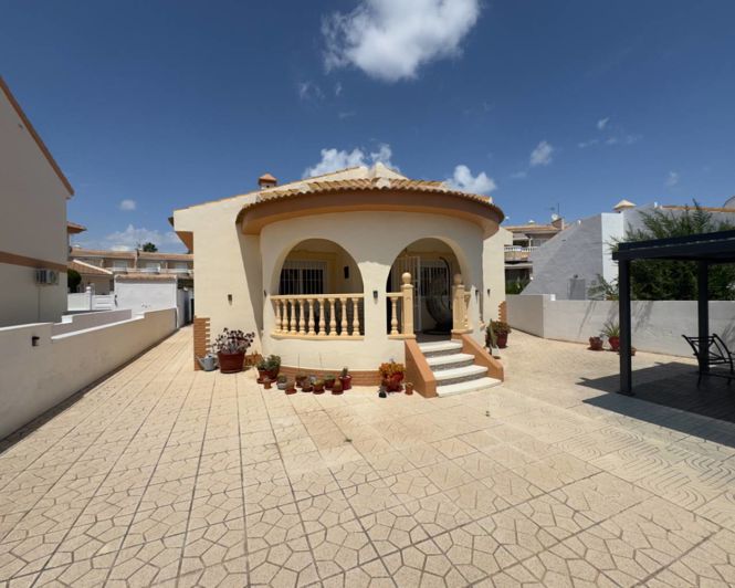 Image No.1-3 Bed Villa for sale