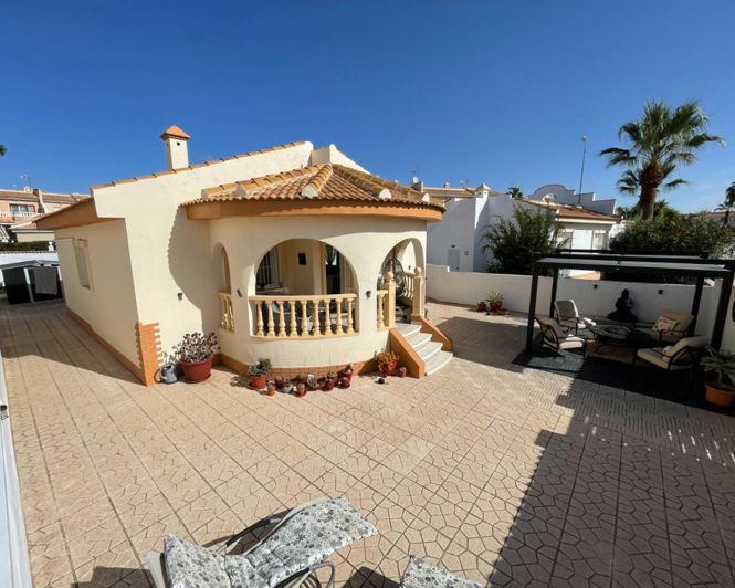 Image No.1-3 Bed Villa for sale