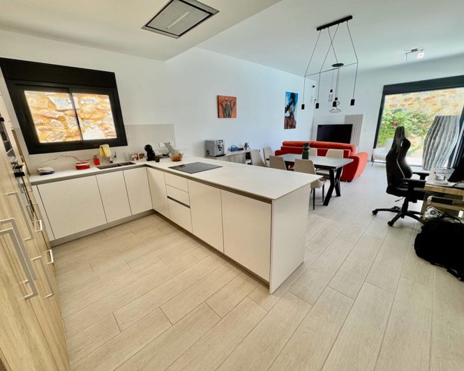 Image No.3-3 Bed Villa for sale