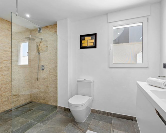 Image No.27-7 Bed Villa for sale