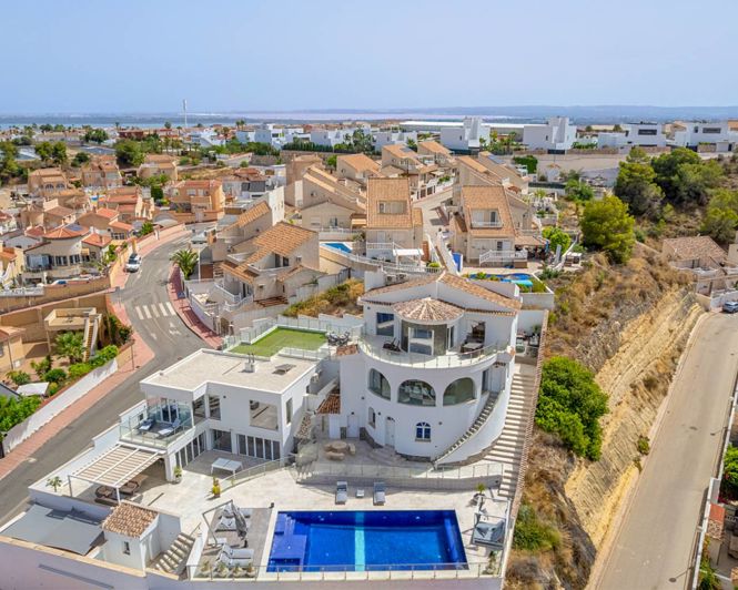 Image No.48-7 Bed Villa for sale