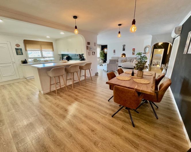 Image No.5-6 Bed Villa for sale