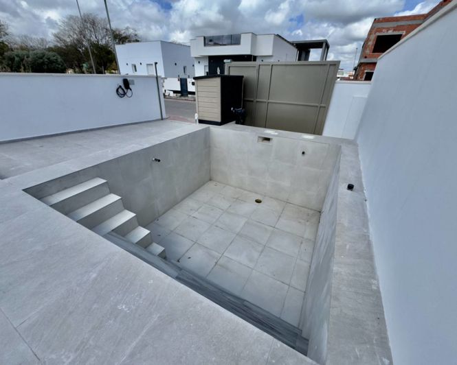 Image No.10-3 Bed Villa for sale