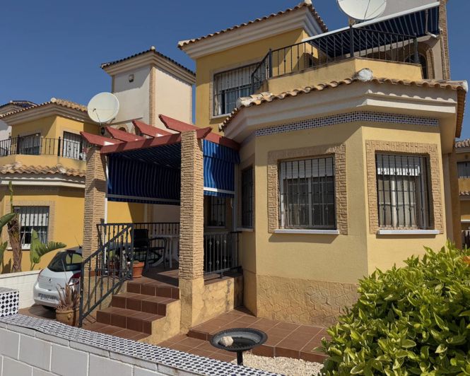 Image No.1-3 Bed Villa for sale