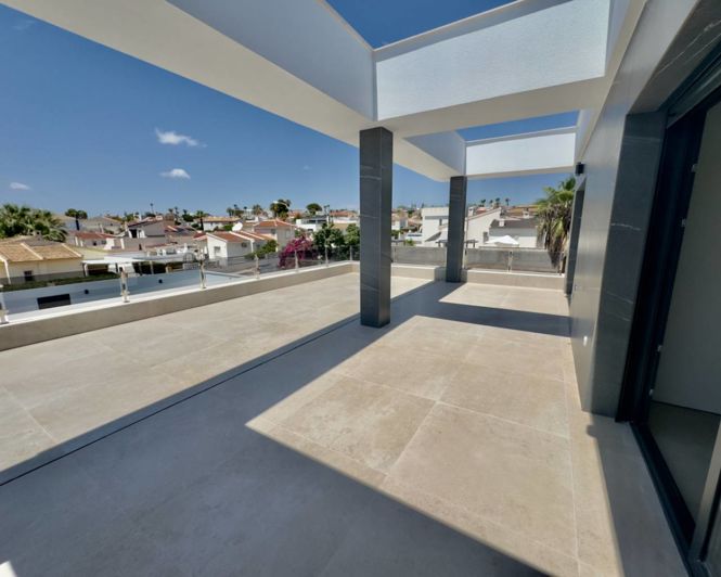 Image No.28-3 Bed Villa for sale